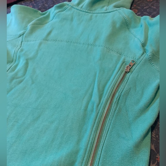 Special Edition Lululemon Scuba full zip Hoodie in teal colour - Picture 7 of 8